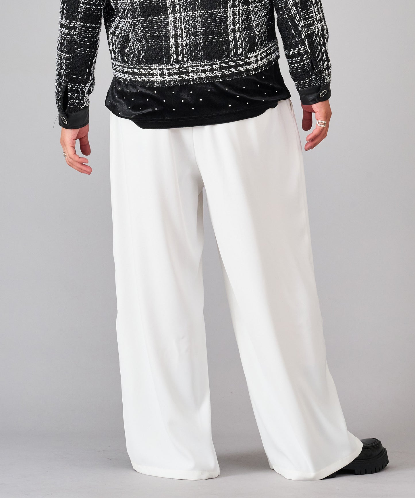 ワイドバギーパンツ