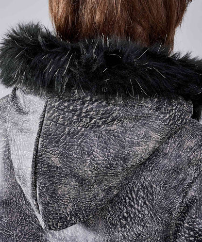 薄中綿キルトファー付きパーカー