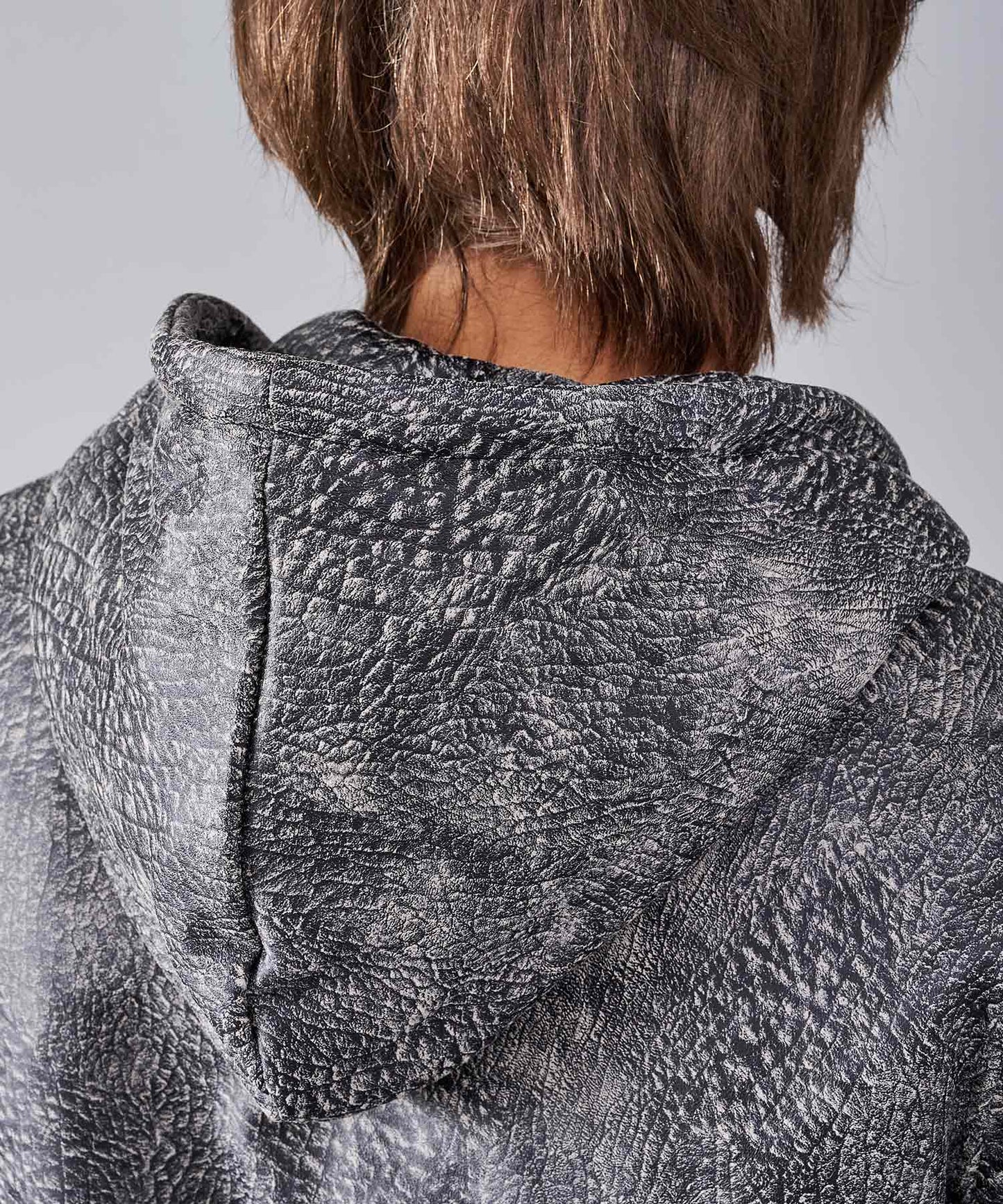 薄中綿キルトファー付きパーカー