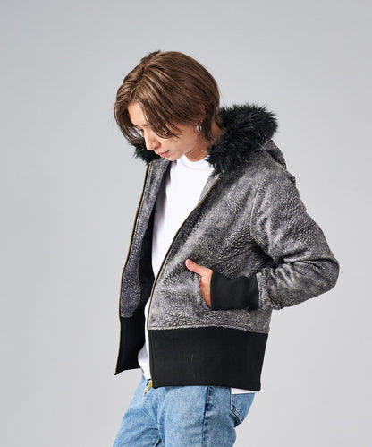 薄中綿キルトファー付きパーカー