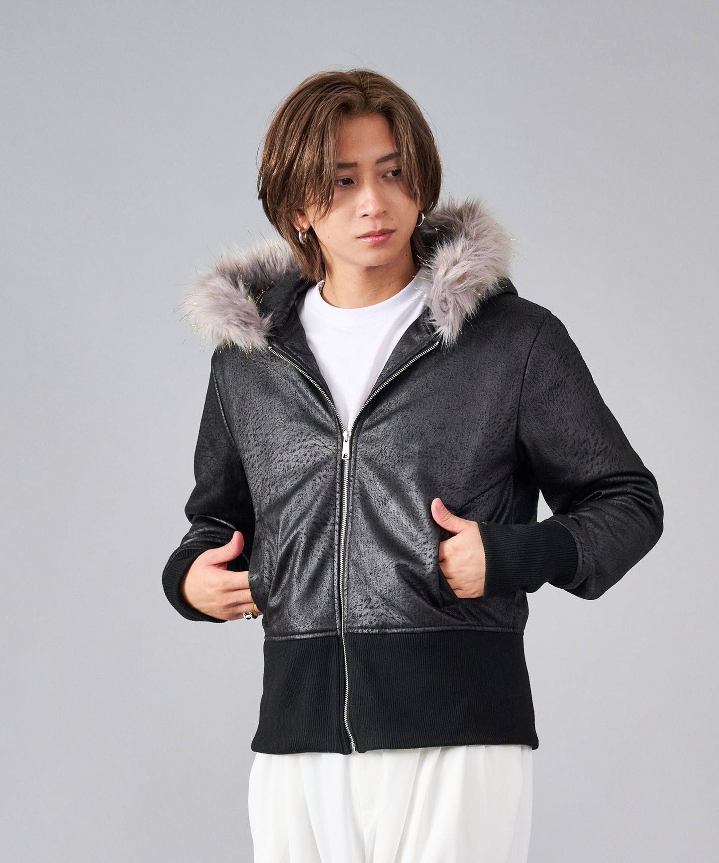 薄中綿キルトファー付きパーカー