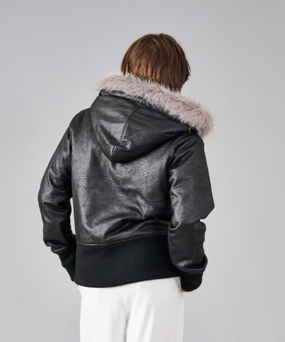 薄中綿キルトファー付きパーカー