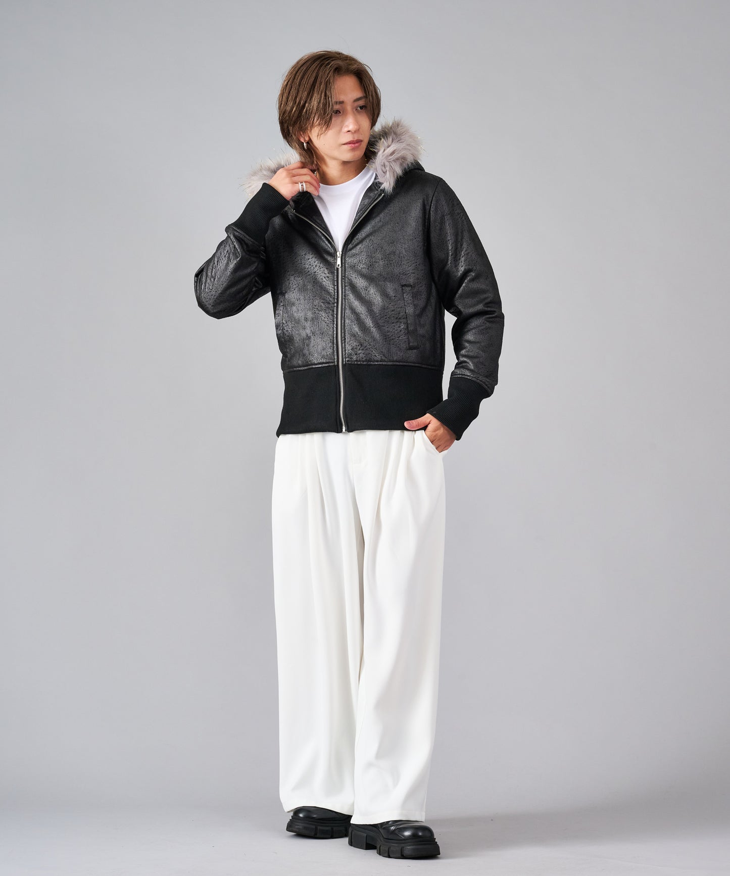 薄中綿キルトファー付きパーカー