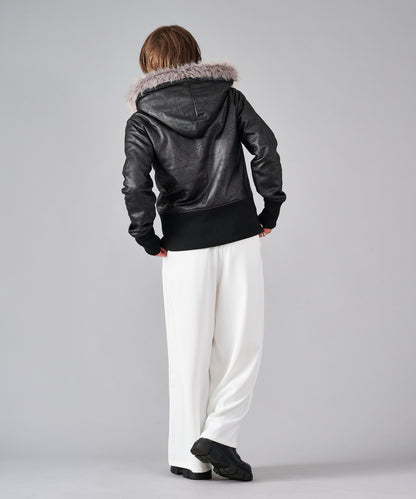 薄中綿キルトファー付きパーカー