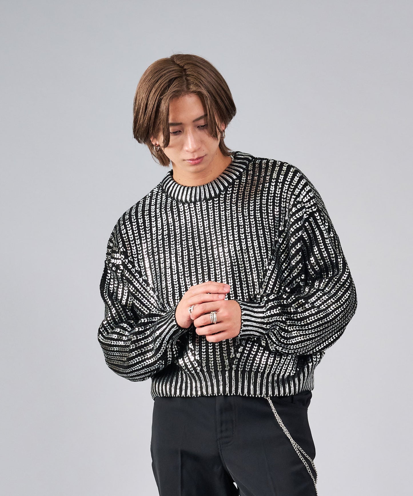 箔プリントショートセーター