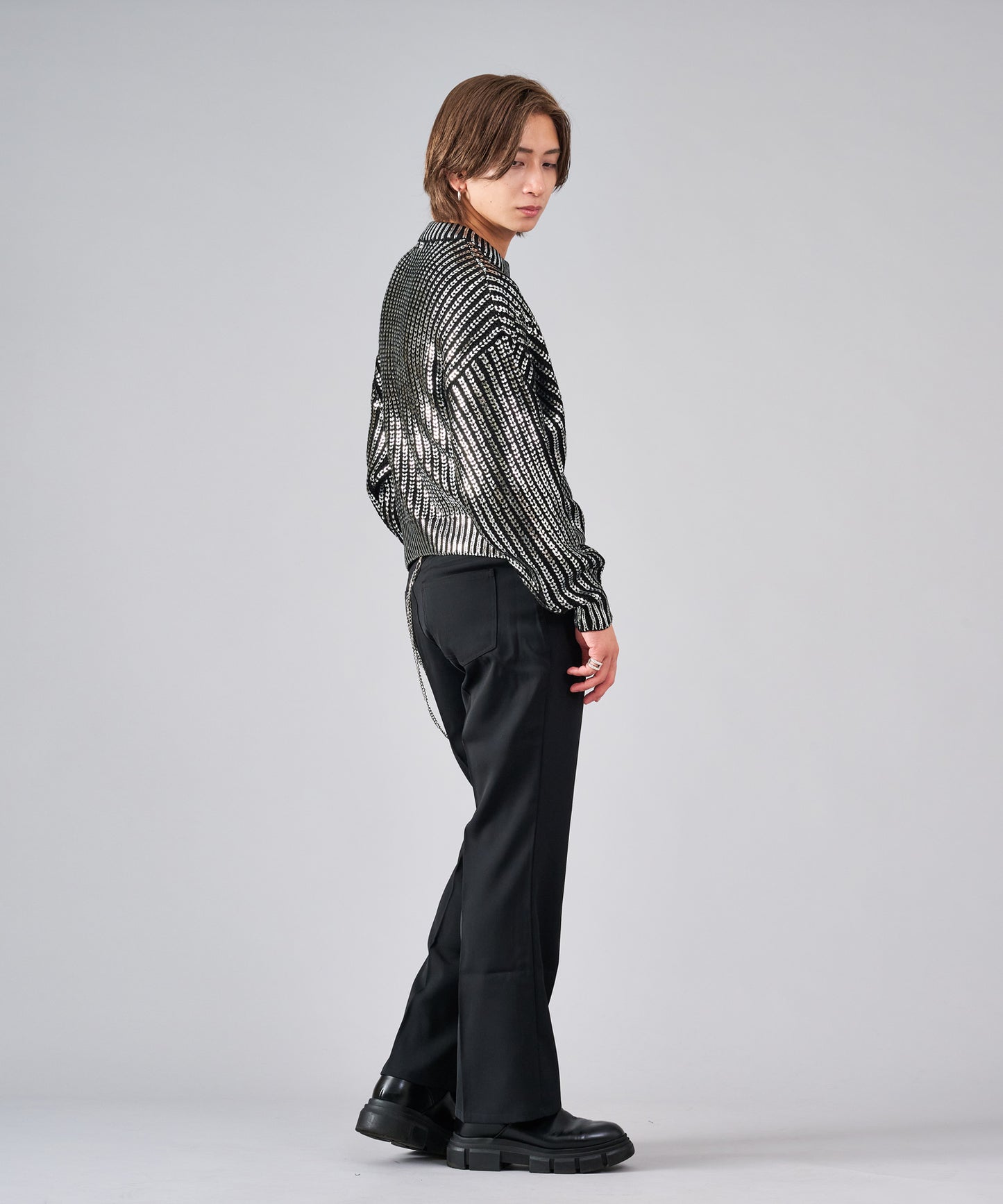 箔プリントショートセーター