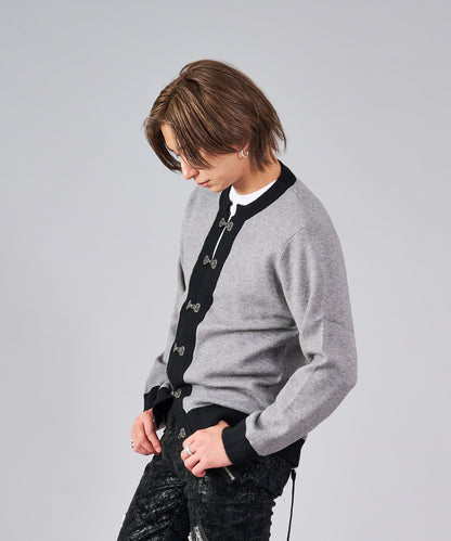 メタルボタンニットカーディガン