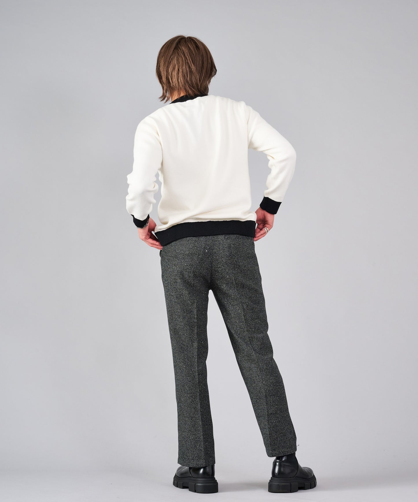 メタルボタンニットカーディガン