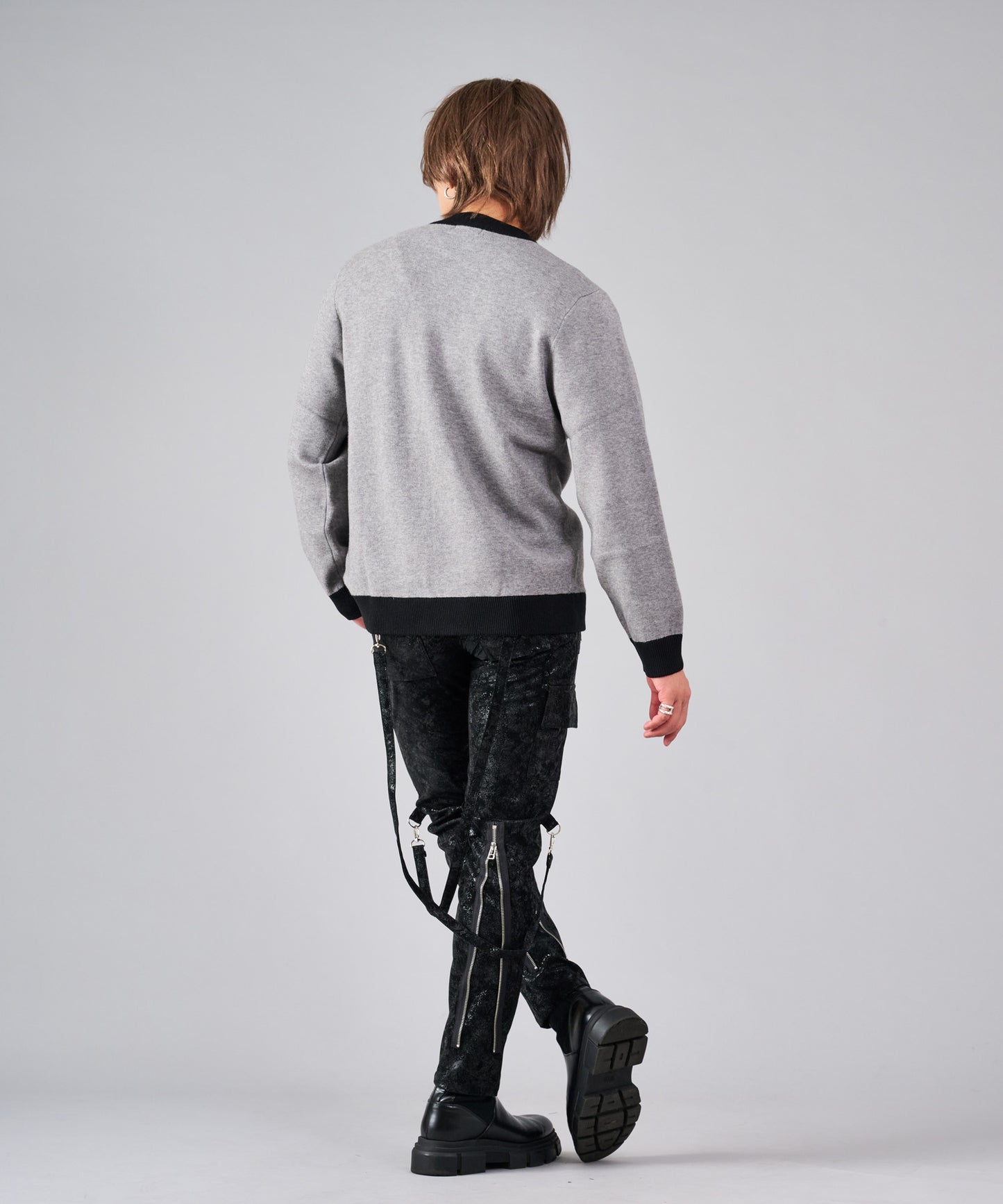 メタルボタンニットカーディガン