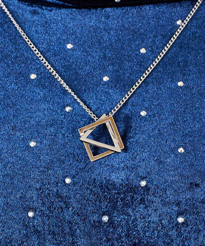 ラインストーン付きベロアタートルネック