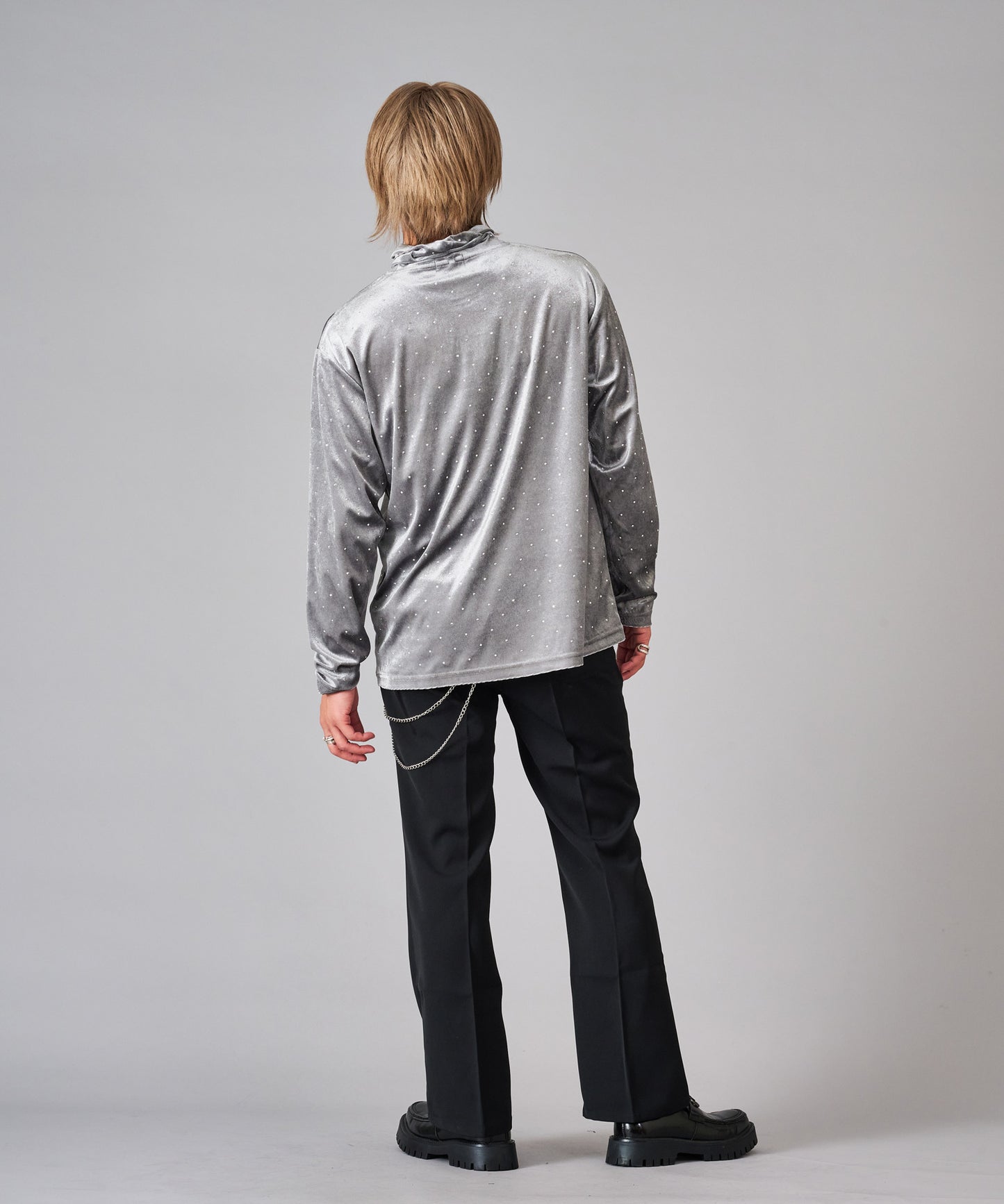 ラインストーン付きベロアタートルネック