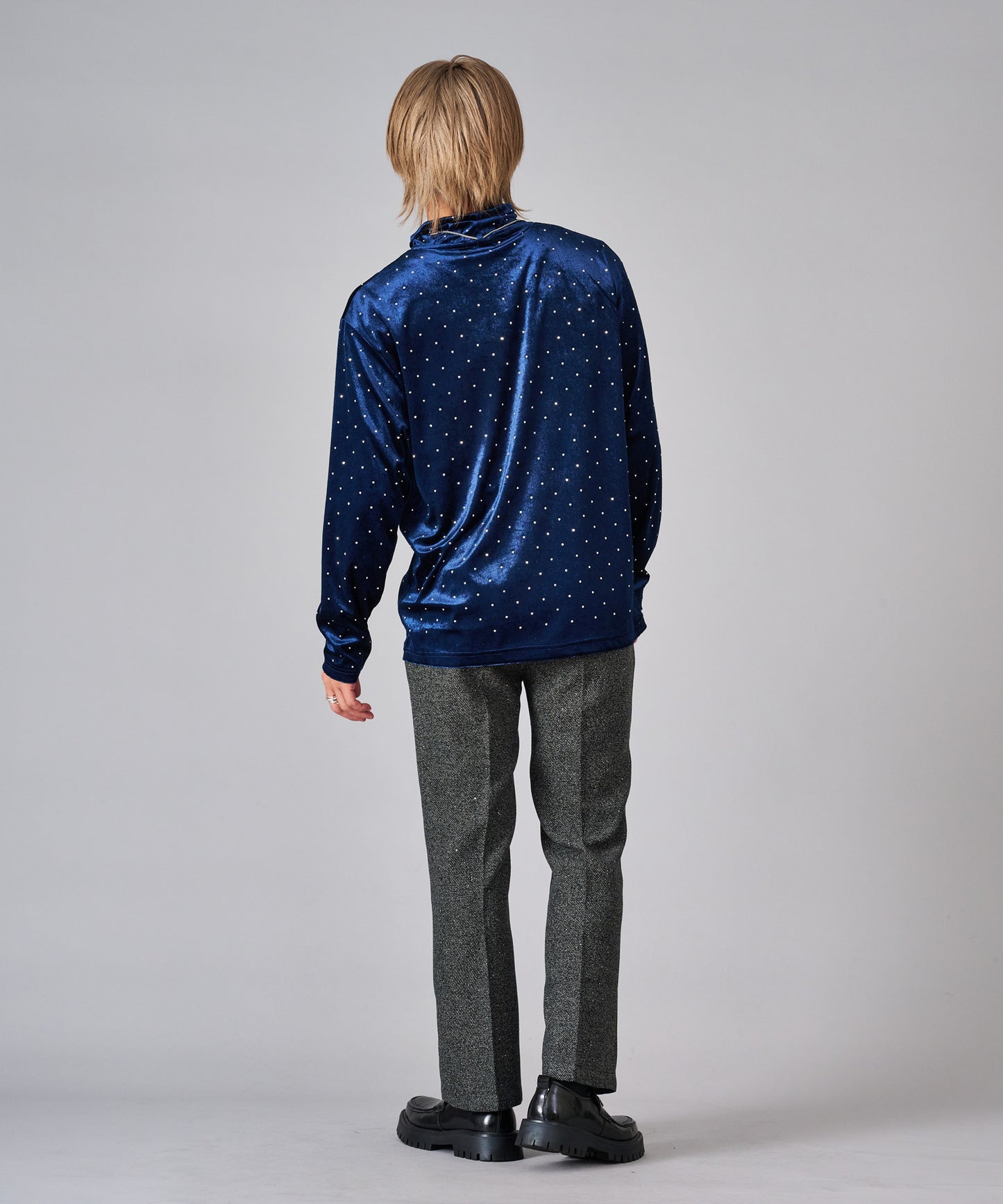 ラインストーン付きベロアタートルネック