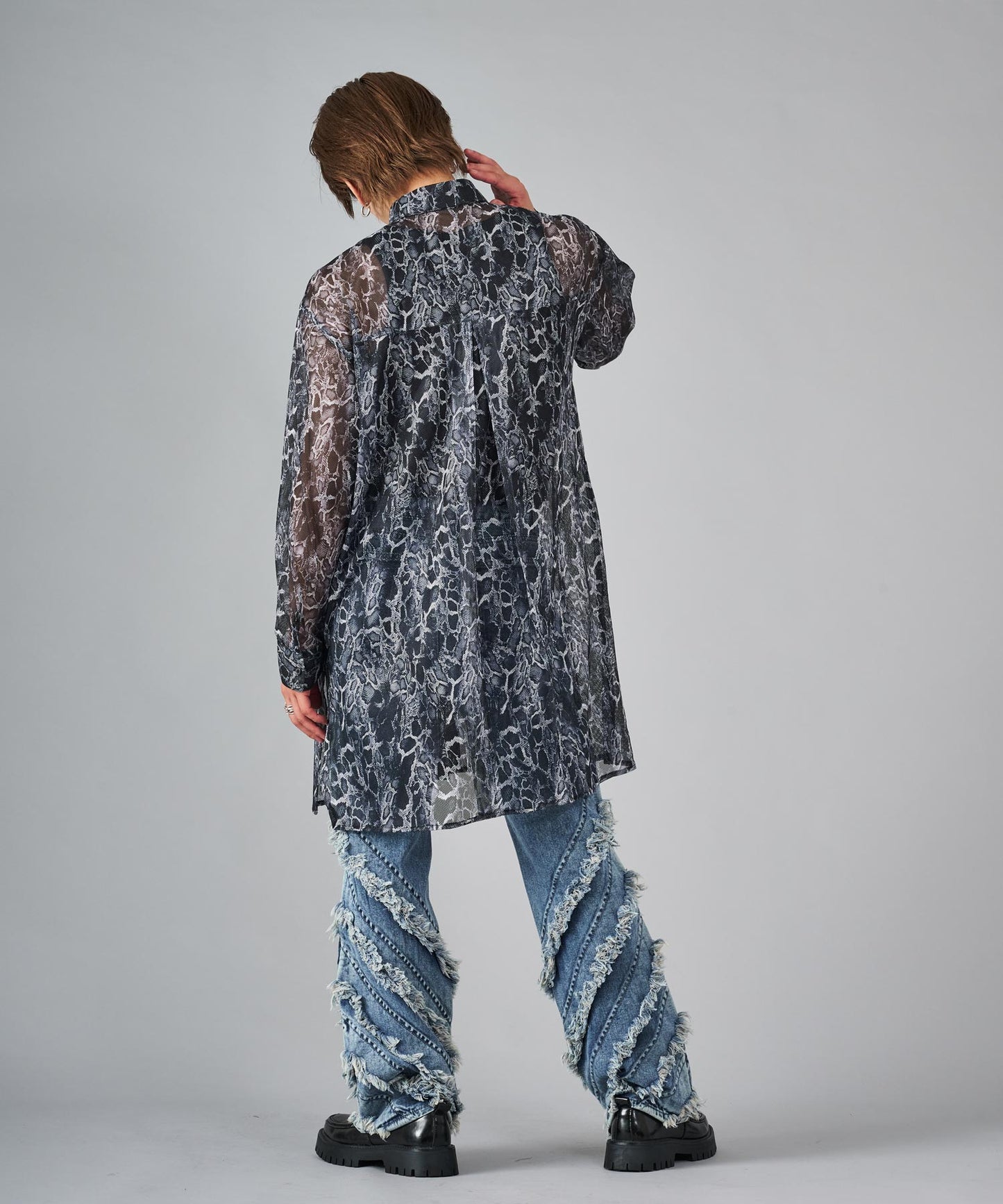 総プリントメッシュロングシャツ