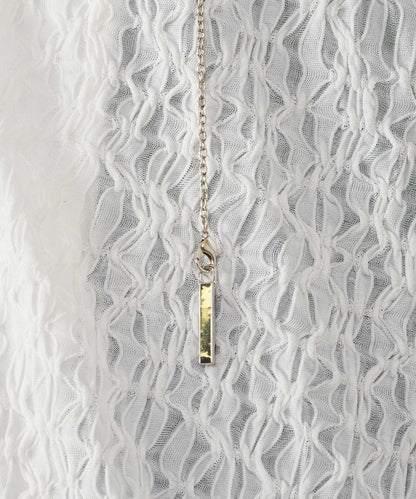 アクセサリー付きフードシャツ