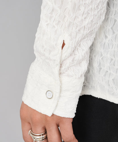 アクセサリー付きフードシャツ