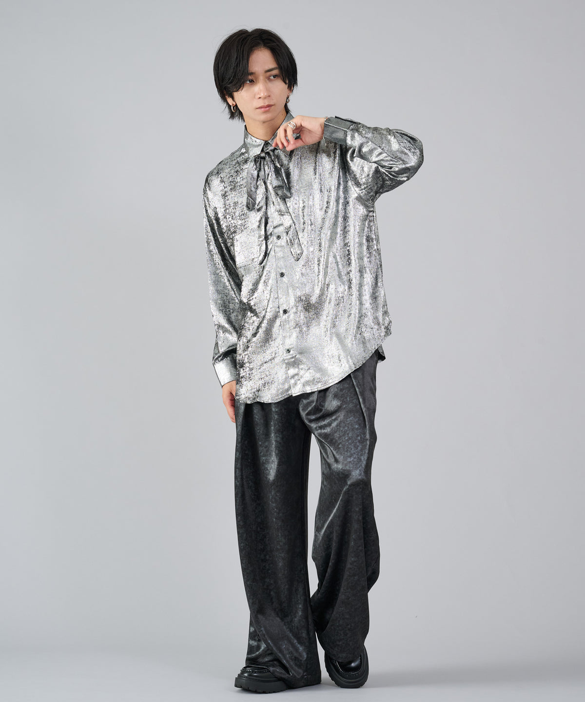 変形シャイニーワイドスラックス