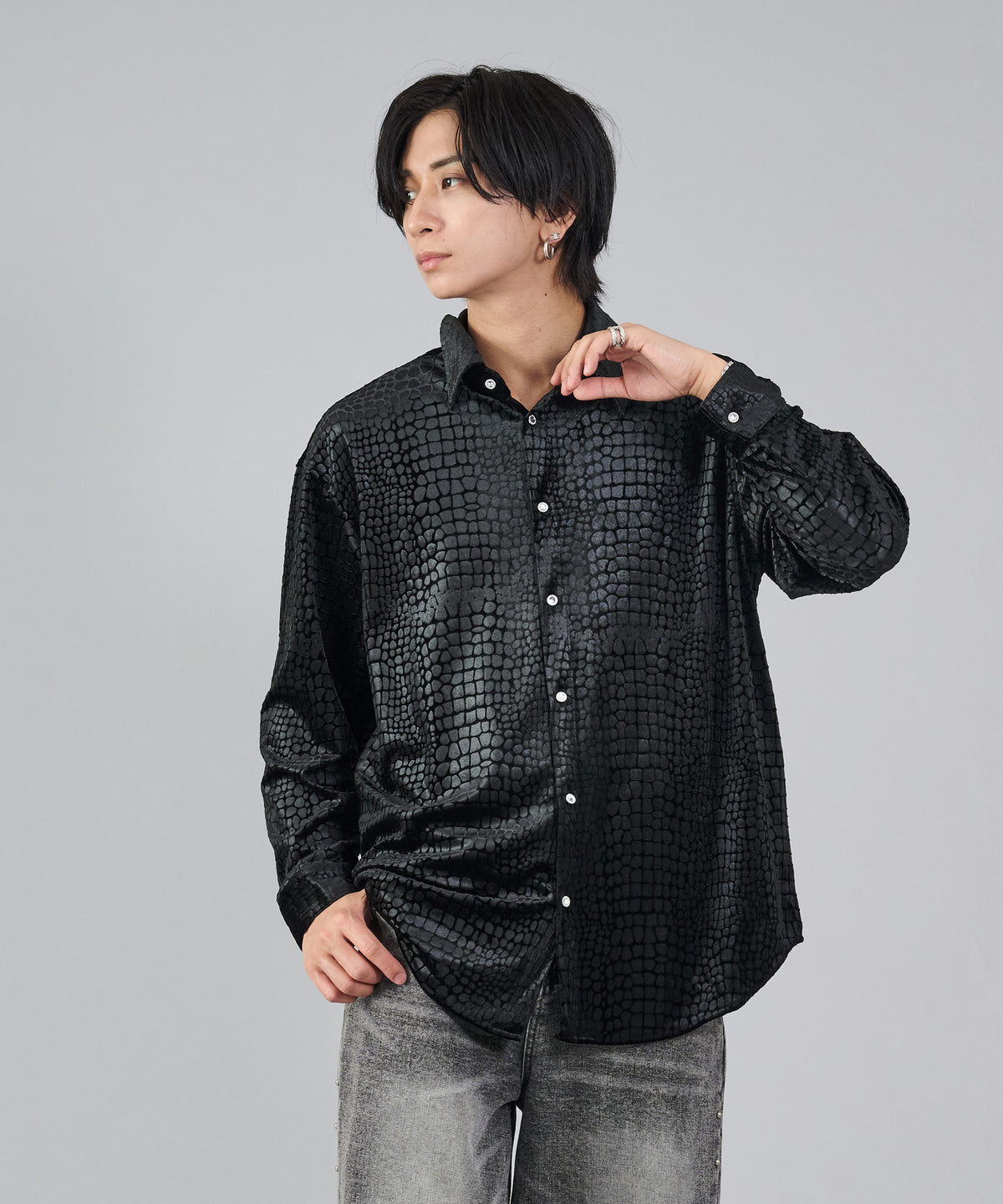 パイソン型押しベロアシャツ
